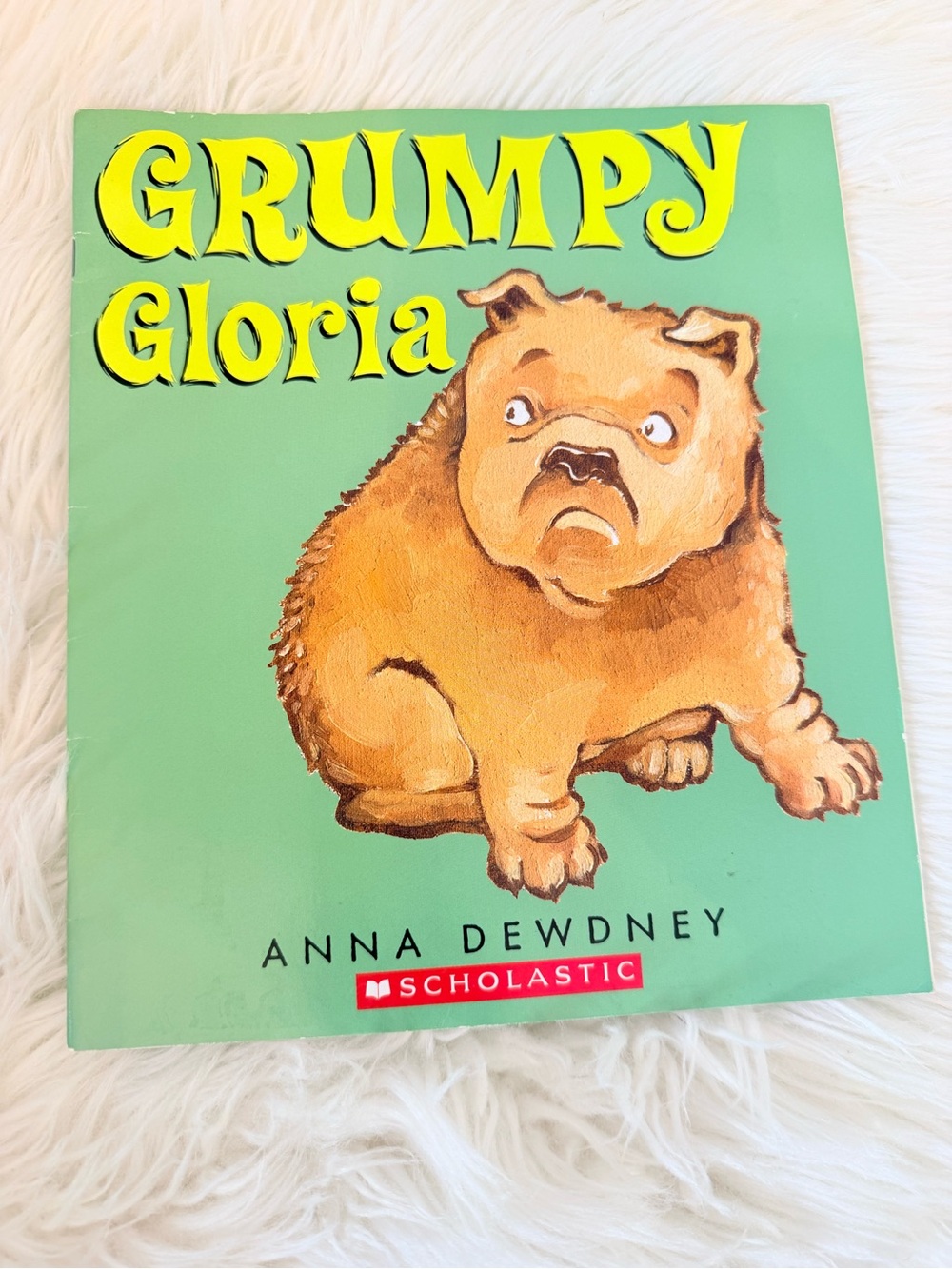 💫10/$25 • Scholastic Grumpy Gloria Paperback